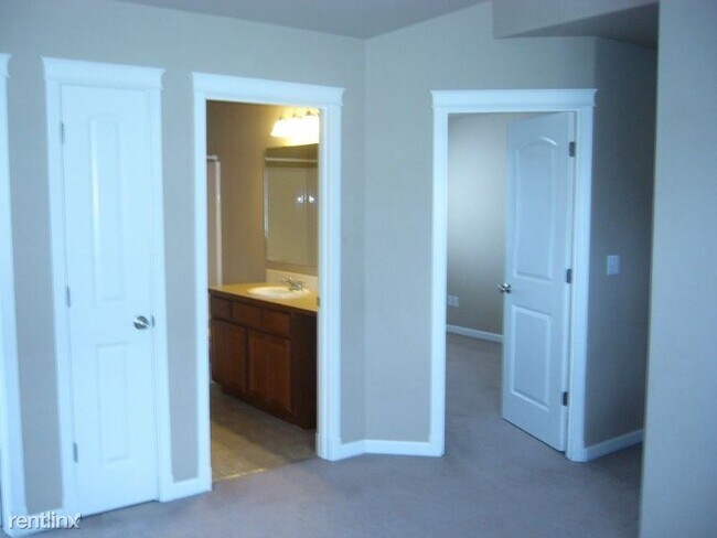 Building Photo - 5132 Balustrade Blvd SE