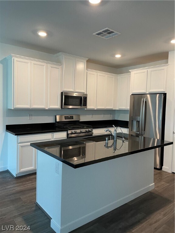 5750 Sky Pointe Drnull