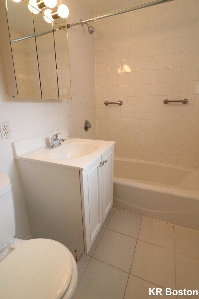 Building Photo - 48 Brattle St