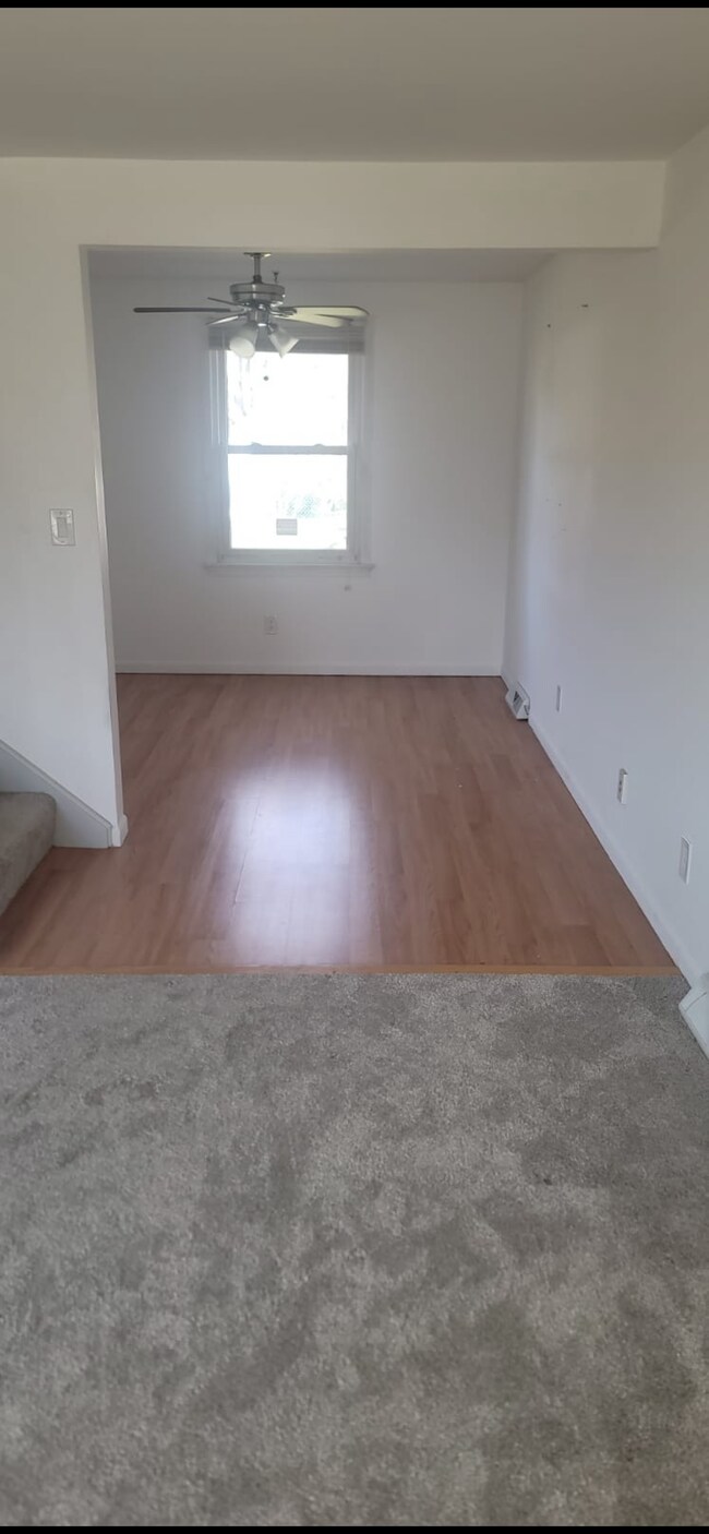 Building Photo - 236 Sunshine Dr