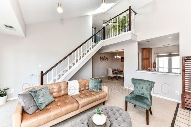 Building Photo - 4561 Interlachen Ct