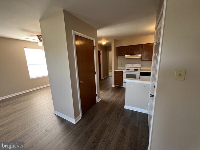 Foto del edificio - 306 Walnut Ct Way