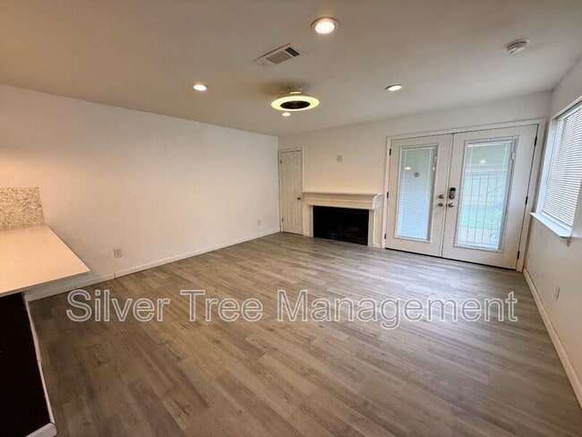 Foto del edificio - 9835 Walnut St