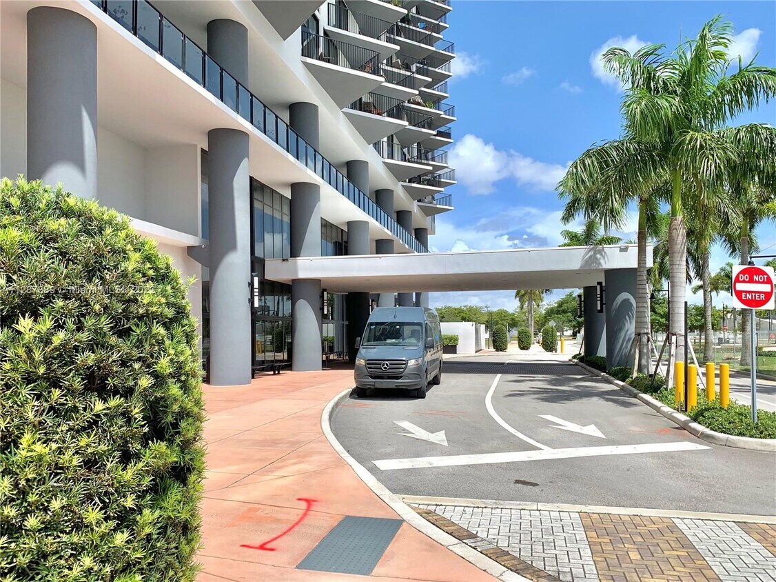 5300 Paseo Blvd Unit 2005, Doral, FL 33166 Condo for Rent in Doral