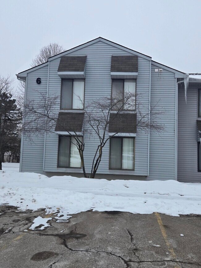 Foto del edificio - 3814 Sparrow Wood Dr