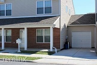 Primary Photo - 4 br, 3 bath House - 2001 W 4th St.