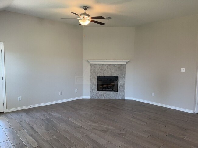 Building Photo - **2-Week Free Rent**7607 Melanite Drive, K...