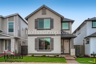 Building Photo - 8126 SE Reddington St