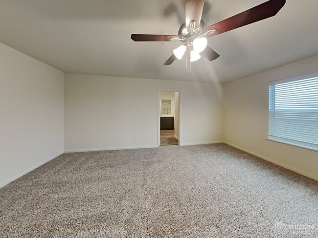 Building Photo - 921 Mallorie Ln