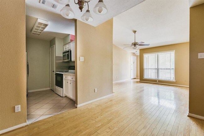 Building Photo - 2125 Augusta Dr