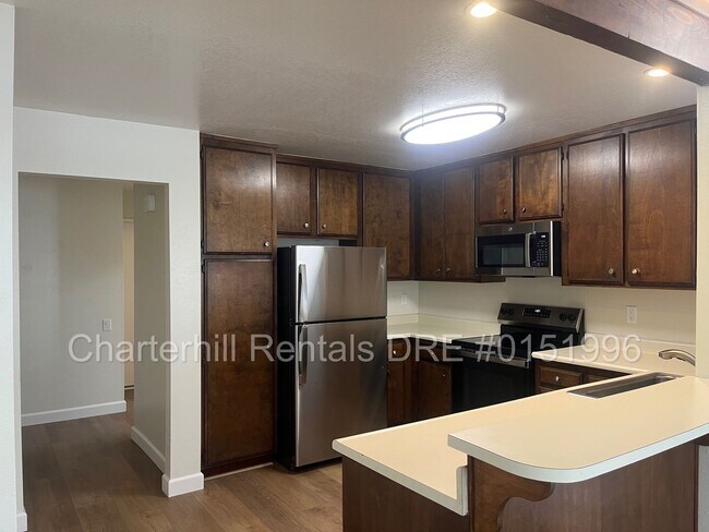Building Photo - Piedmont-Montclair-2units
