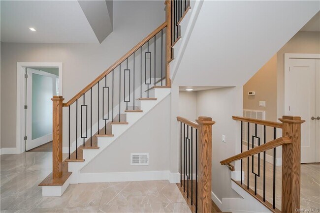 Foto del edificio - 12 Cornell Peak