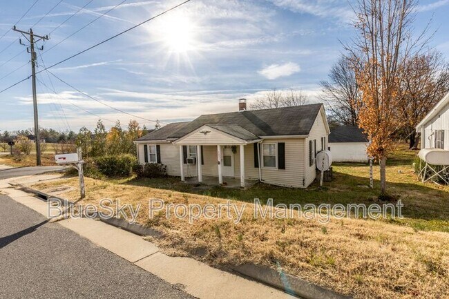 Building Photo - 6031 Jarmans Gap Rd