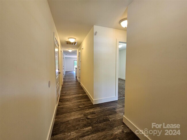 Building Photo - 1384 Casey Creek Rd