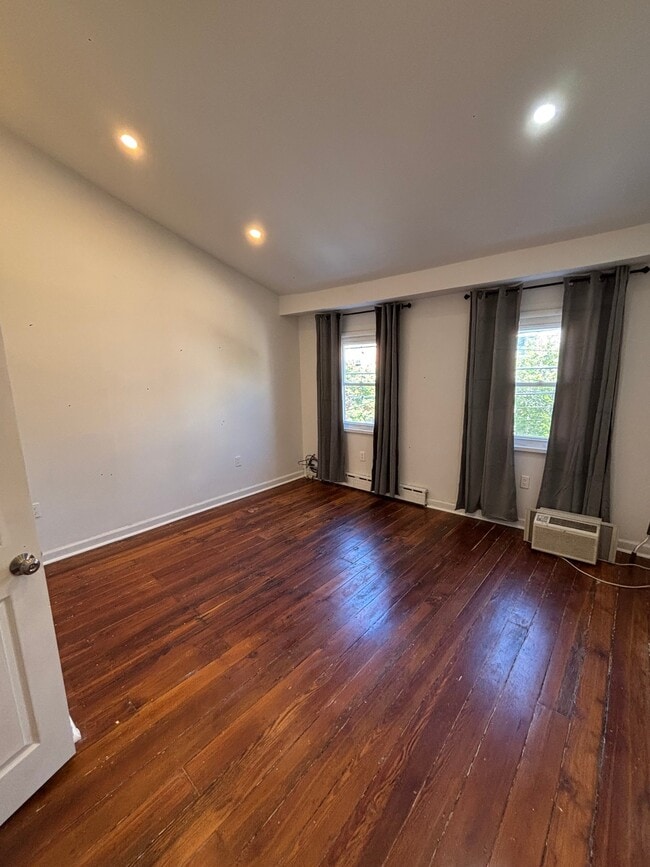 Foto del edificio - 452 Belgrade St