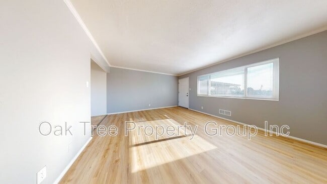 Building Photo - 5600 Bancroft Ave