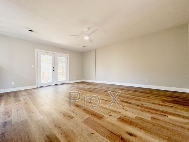 Building Photo - 2216 S Clover Dr