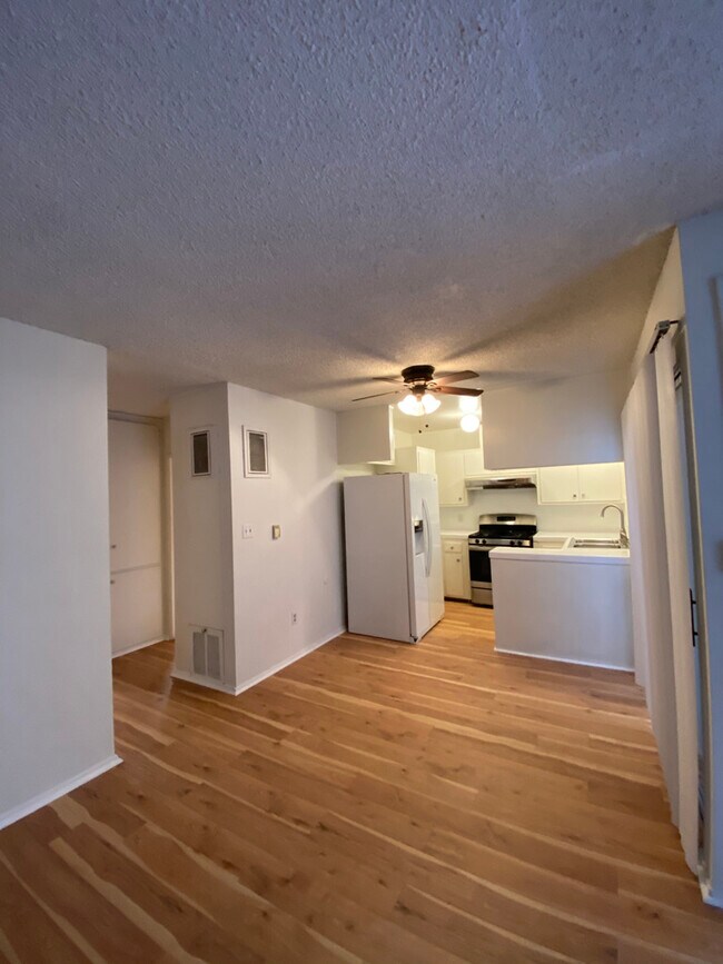 dining/kitchen - 1542 Hi Point St