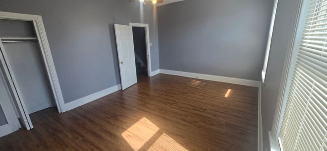 Building Photo - 404 Rutherford Ave