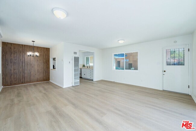 Building Photo - 3237 Midvale Ave