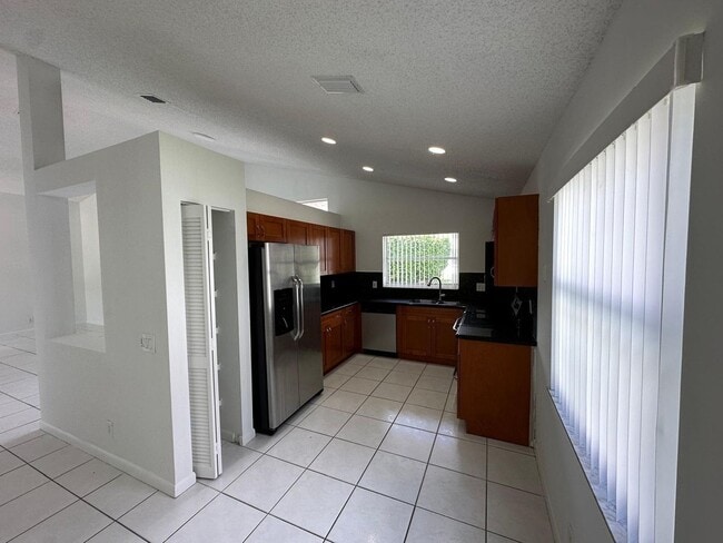 Photo - 1051 Briar Ridge Rd House