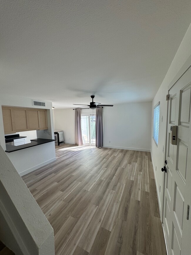 Foto del edificio - 10229 N 8th St