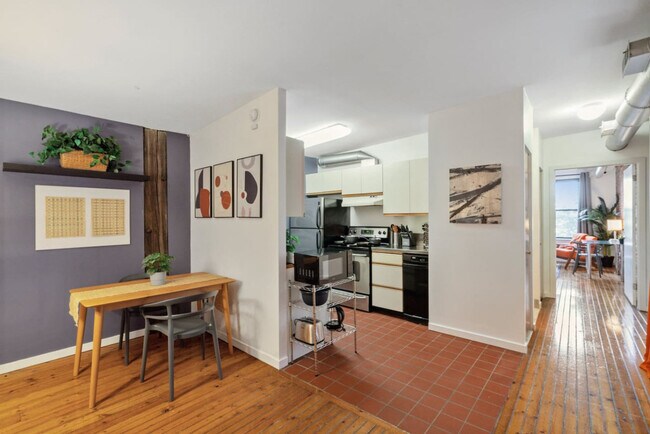 Building Photo - 219 Vine St