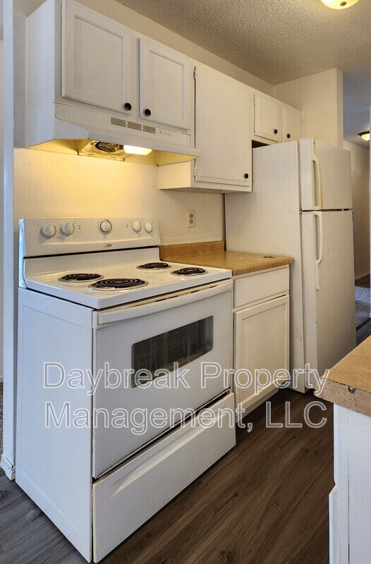 Building Photo - 2414 3rd Ave N