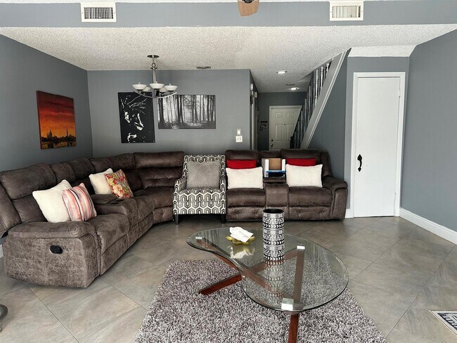 Foto del edificio - 12737 Westhampton Cir