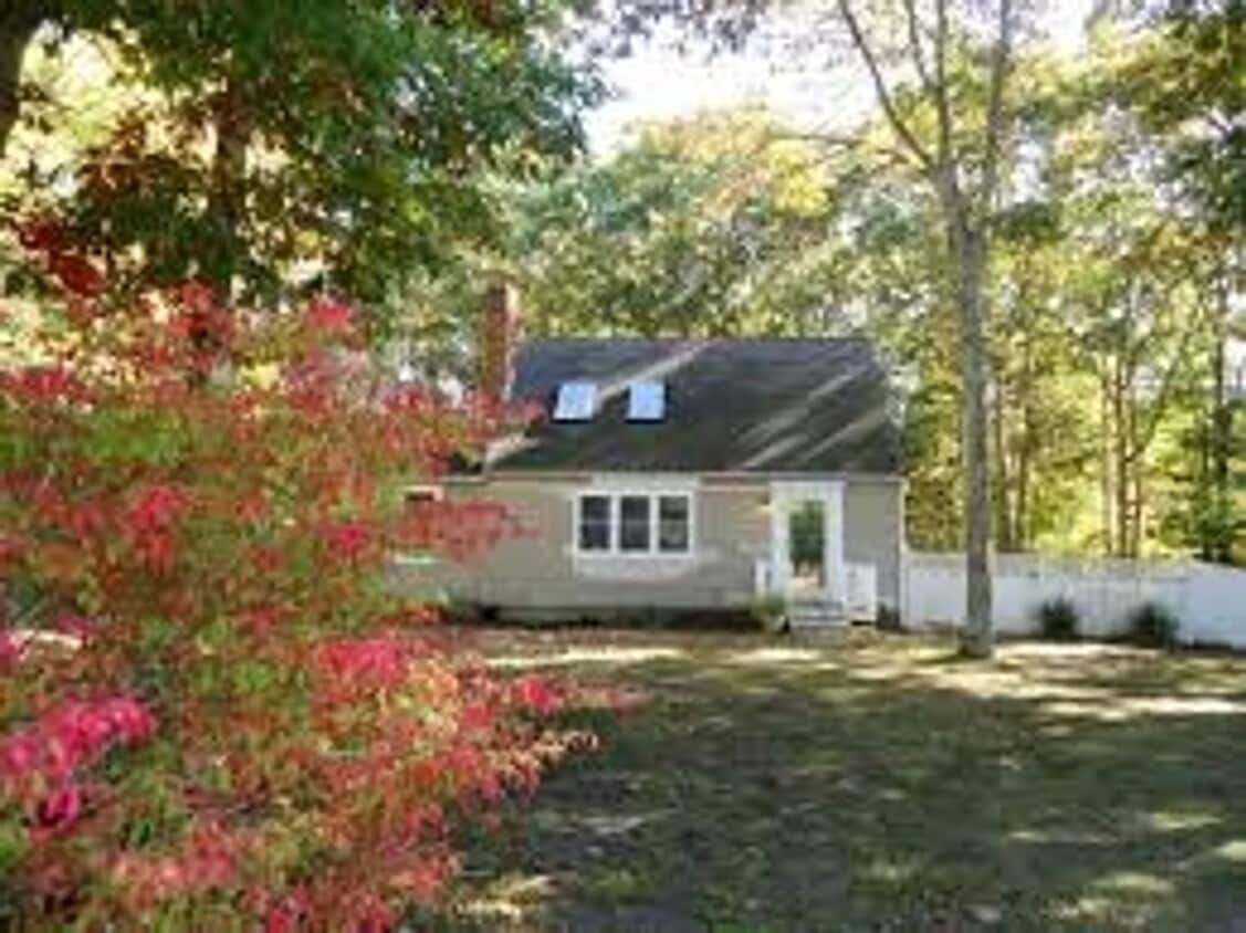 Foto principal - Modern 2Br / 2Ba Cape Style Home in Quiet ...