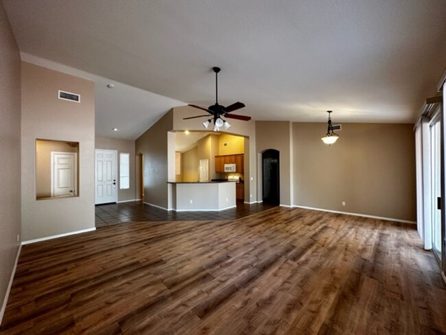 Building Photo - Lovely home in Cottonwood Ranch