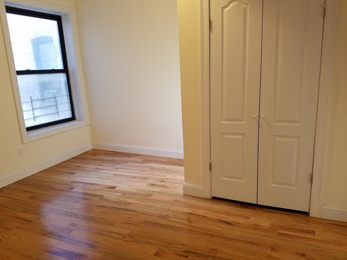 Primary Photo - 176 Gelston Ave