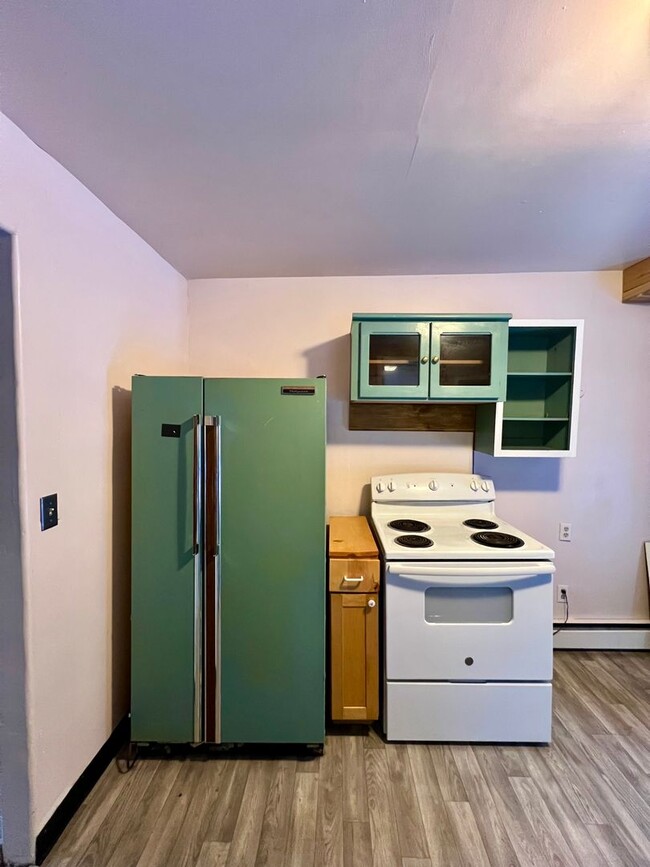 Foto del edificio - 3 Bedroom Home on Farmers Lp / With Washer...