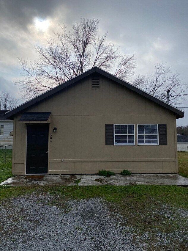 1 br, 1 bath House 504 Greenwood Avenue House Rental in Shelbyville