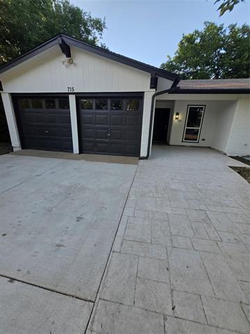 Foto del edificio - 715 N Deerfield Cir