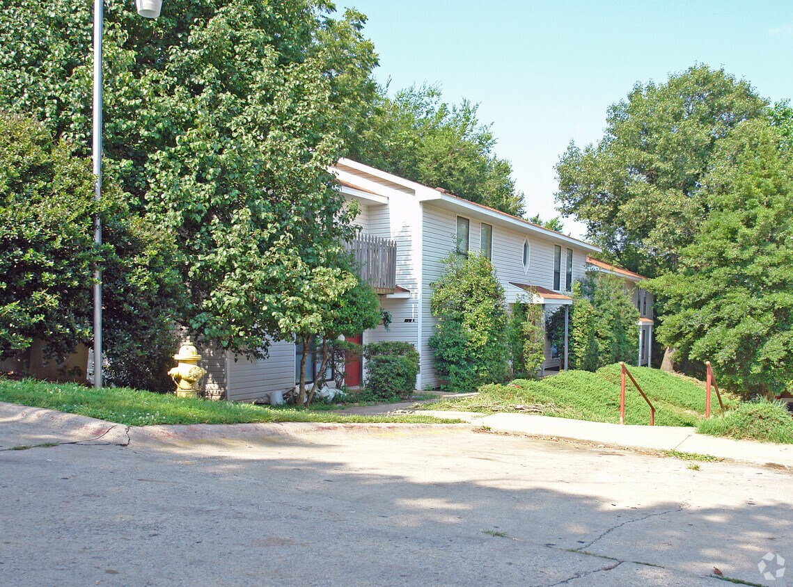 Foto del edificio - 3212 S Thompson St