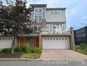 Building Photo - 2245 City View Dr
