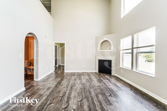 Foto del edificio - 3253 Kady Ln