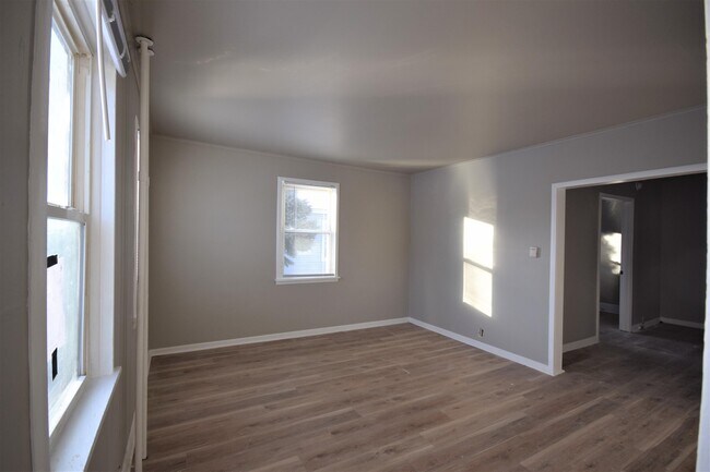 Building Photo - 1244 Harney Ave