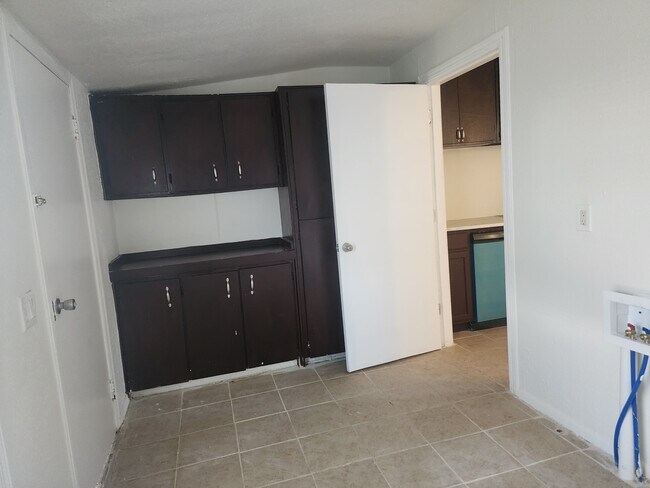 Foto del edificio - 1426 Maple Dr