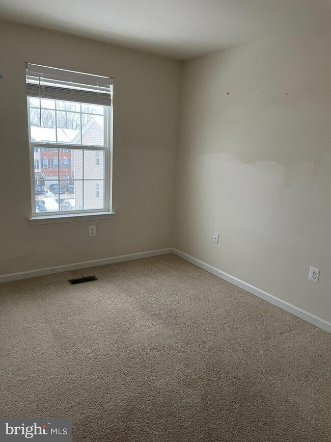 Foto del edificio - 128 Hidden Brook Dr