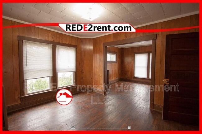Building Photo - 113-115 Linn St