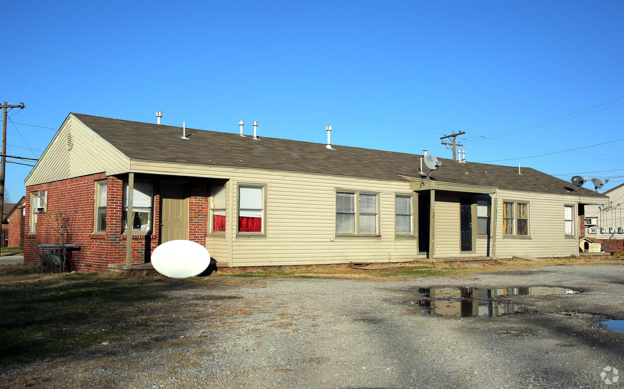 Building Photo - Sheridan Oaks Apartments