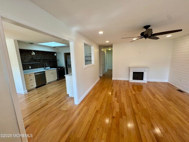 Foto del edificio - 1504 Ivy Rd