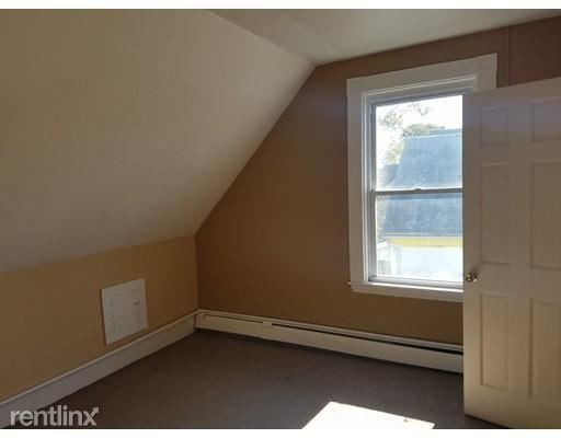 Building Photo - 15 Bicknell St