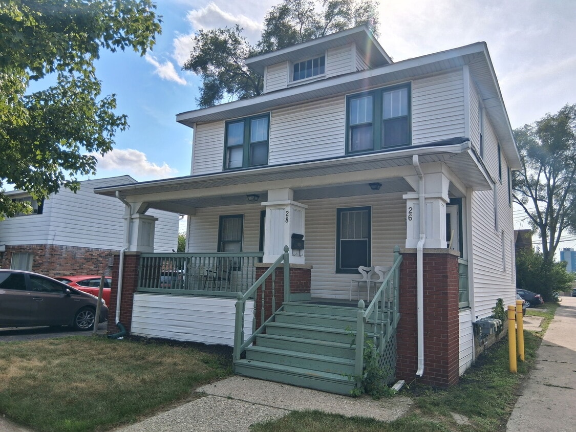 Building Photo - 26 Renshaw Ave