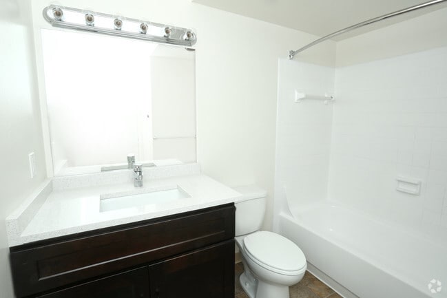 Interior Photo - Spice Tree