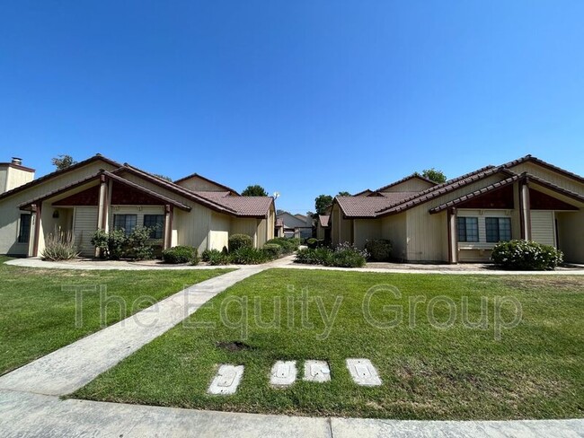 Building Photo - 4224 W Cypress Ave