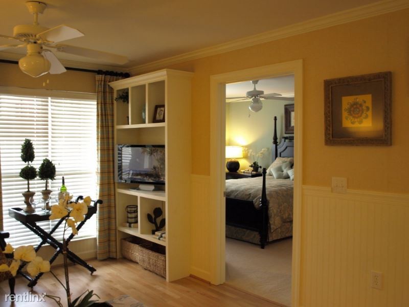 Foto principal - 2813 Bloomfield Ln
