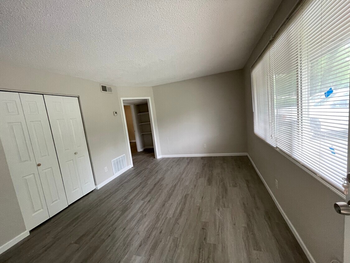 Living room - 1420 N 55th St